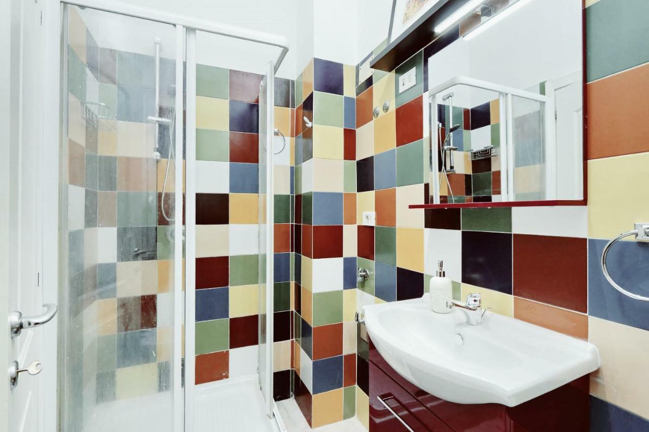 Bbhome Trastevere Station White Chic Apartment โรม ภายนอก รูปภาพ